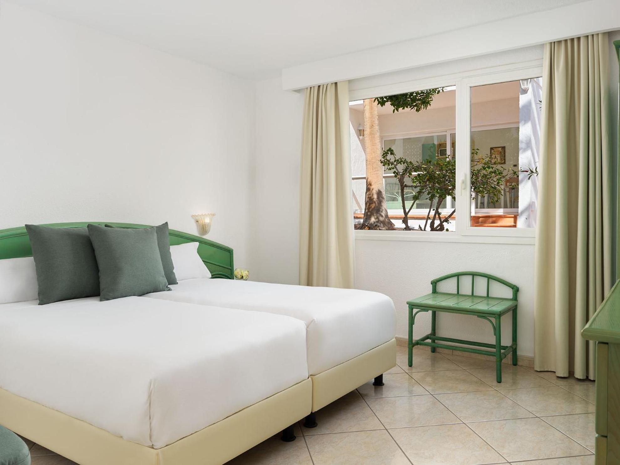 Aparthotel Esquinzo Y Monte Del Mar Playa De Esquinzo Екстер'єр фото